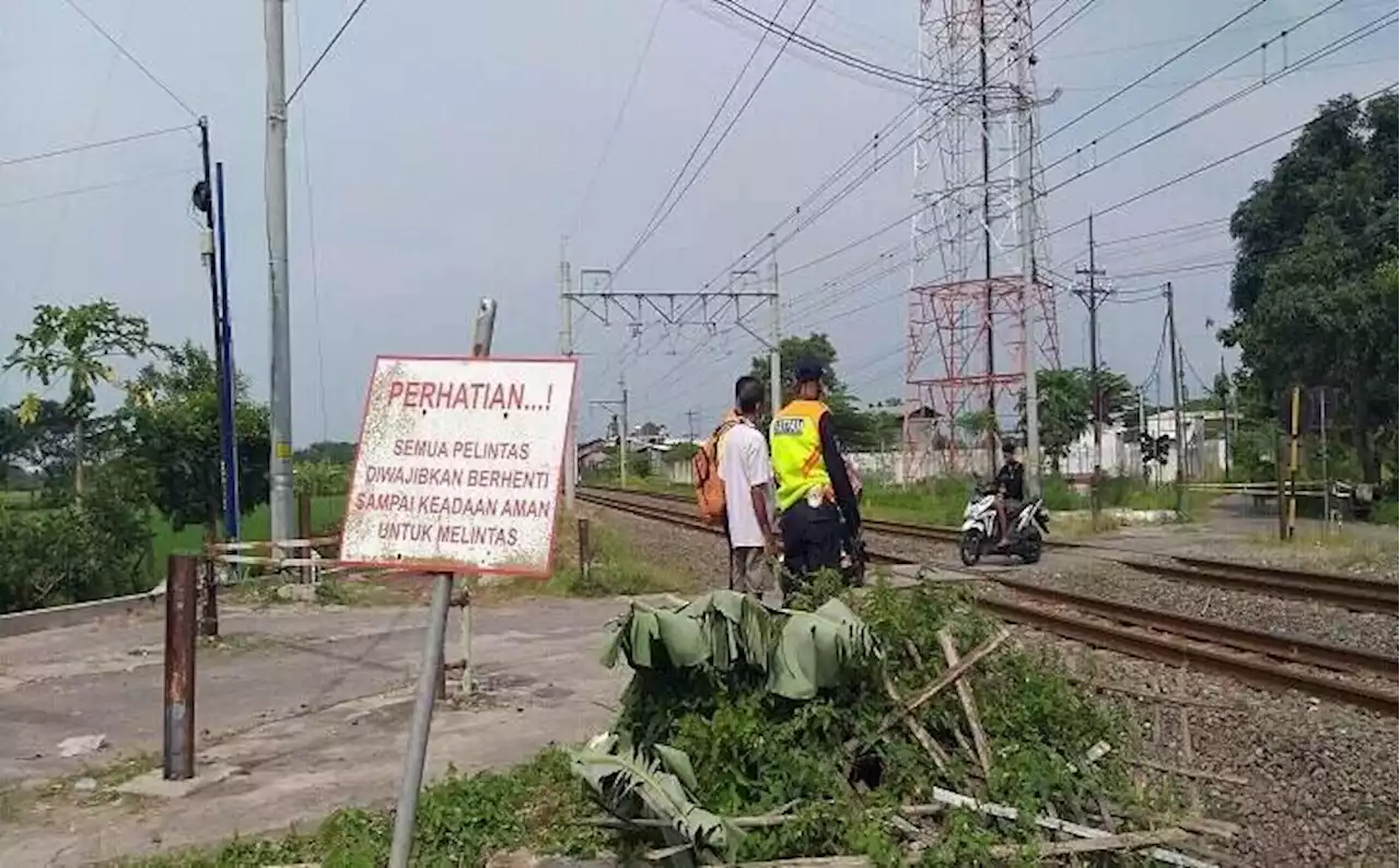 Linmas Klaten Jaga 10 Perlintasan Tanpa Palang, Dapat Honor?