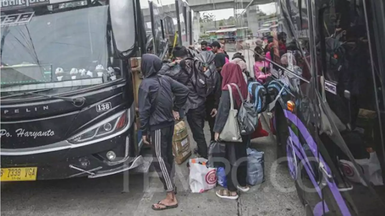 Arus Mudik Lebaran 2022, Tol Pelabuhan Merak Mulai Padat