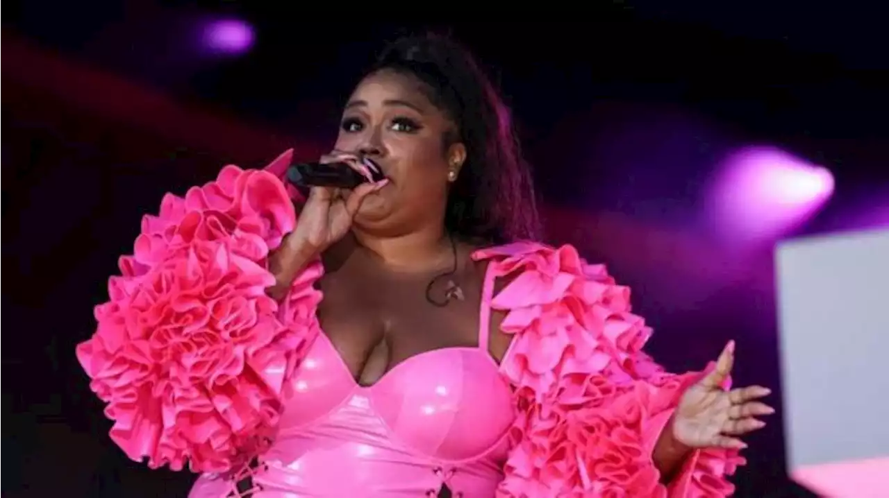 Duet di Coachella, Lizzo dan Harry Styles Kompak Pakai Baju Serba Pink