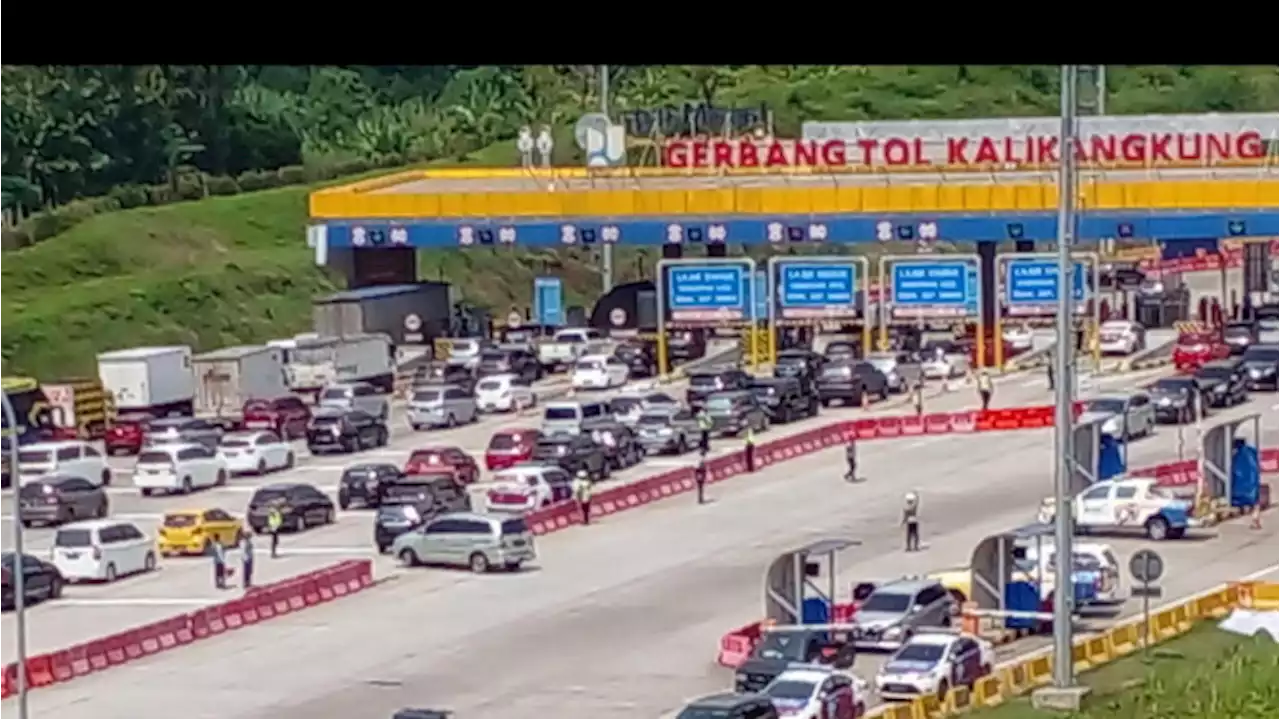 H-8 Lebaran, Kepadatan Kendaraan di Tol Kalikangkung Mulai Terlihat