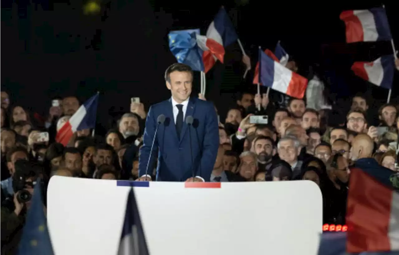 Pluie de tweets pour féliciter Emmanuel Macron