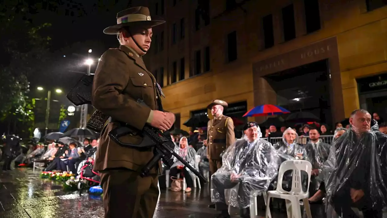 Australians gather for Anzac Day services across the country