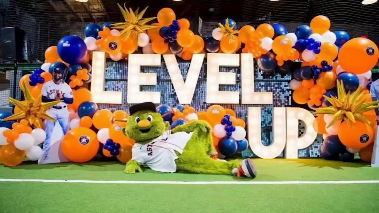 Houston Astros' Orbit still gets birthday balloons after events trailer stolen in Downtown Houston