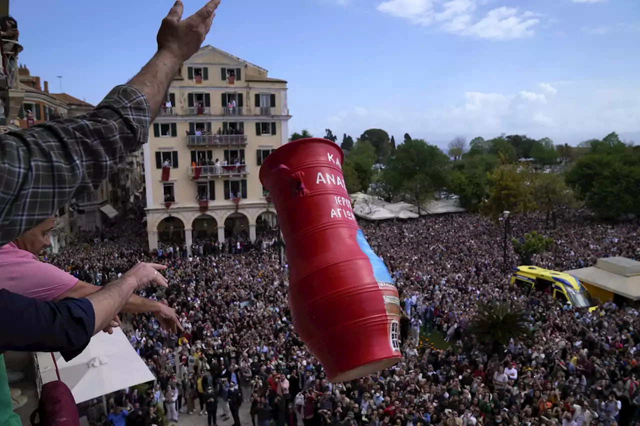 AP PHOTOS: Greeks celebrate Easter without restrictions