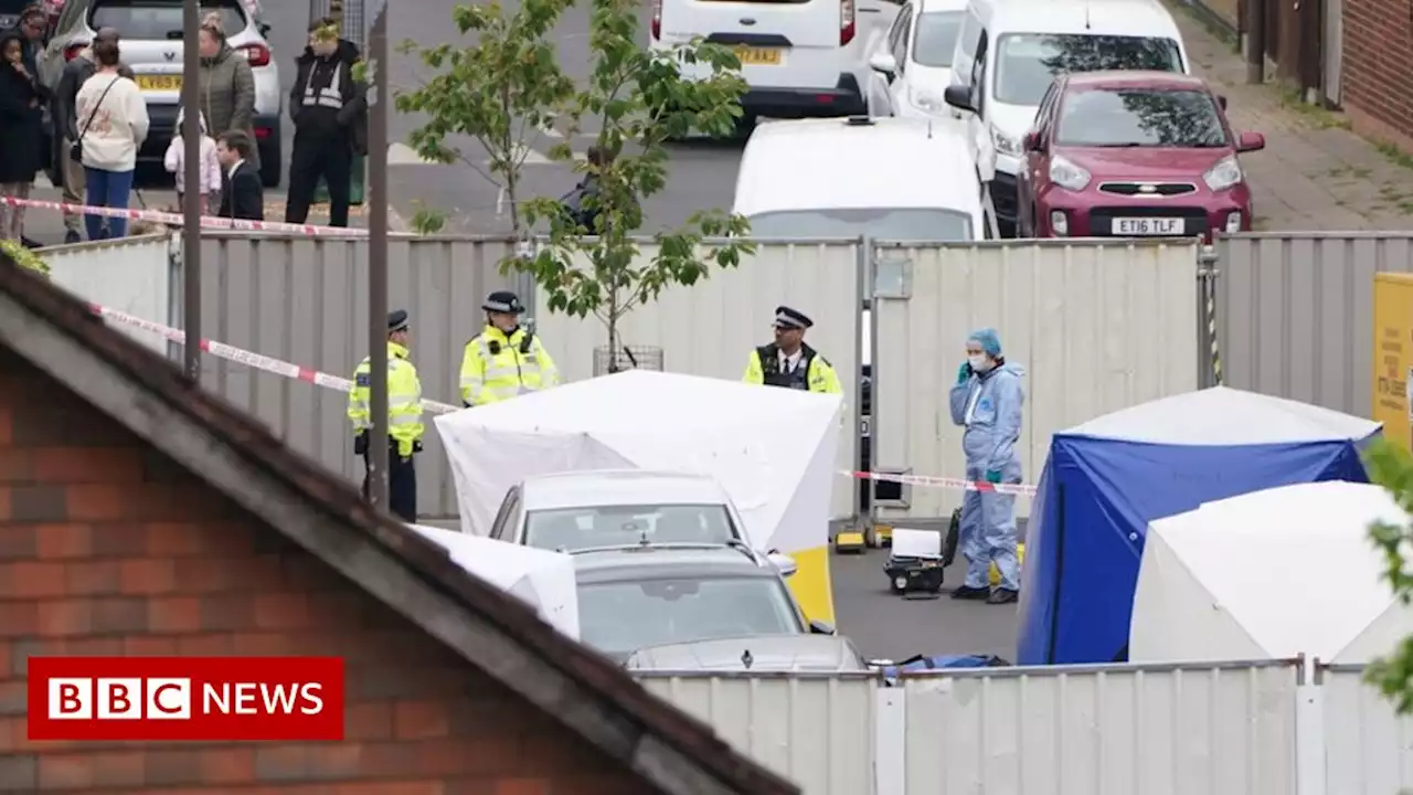 Bermondsey stabbings: Four stabbed to death in south-east London home