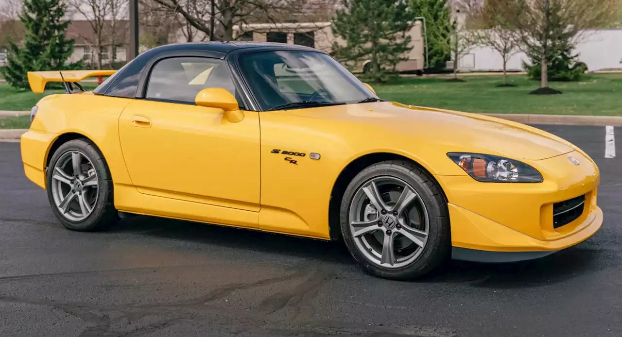 Holy Moly! A 123-Mile 2009 Honda S2000 CR Shattered Every Record Selling For $200,000 | Carscoops