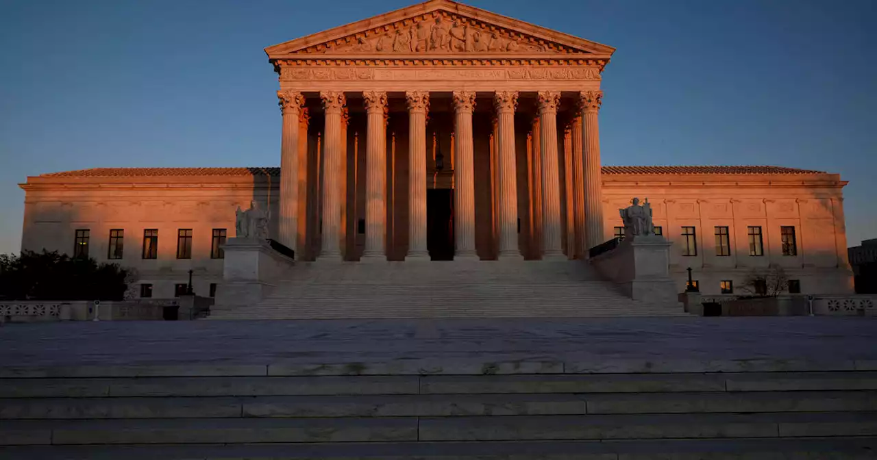 Man dies after setting himself on fire in front of the Supreme Court, police say