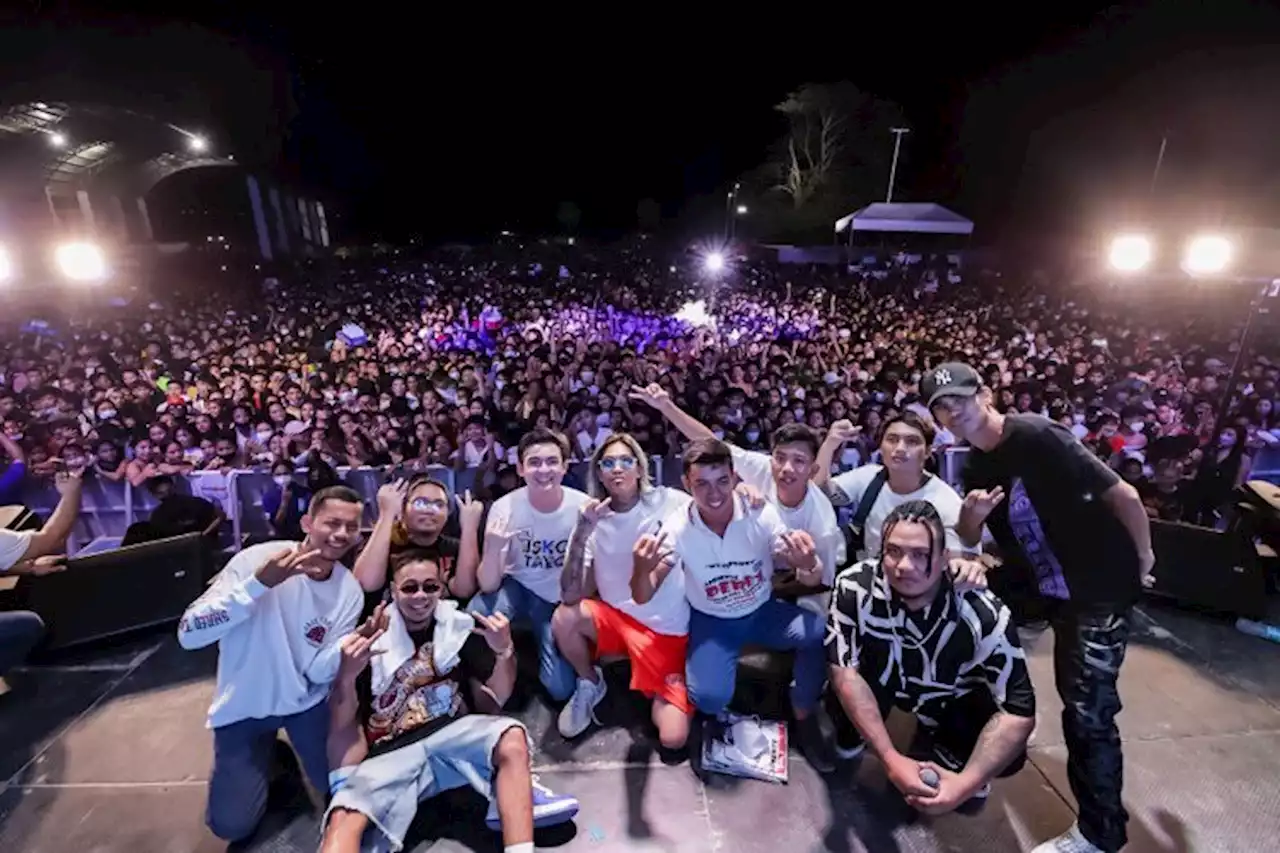 Over 65,000 supporters flock to `Iskoncert’ Rally in Carcar, Cebu