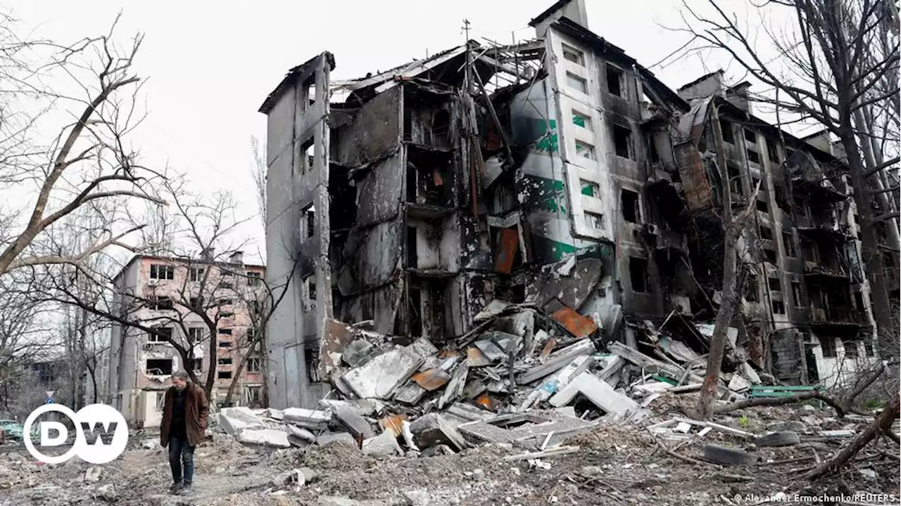 Спутник обнаружил под Мариуполем еще одну братскую могилу | DW | 25.04.2022