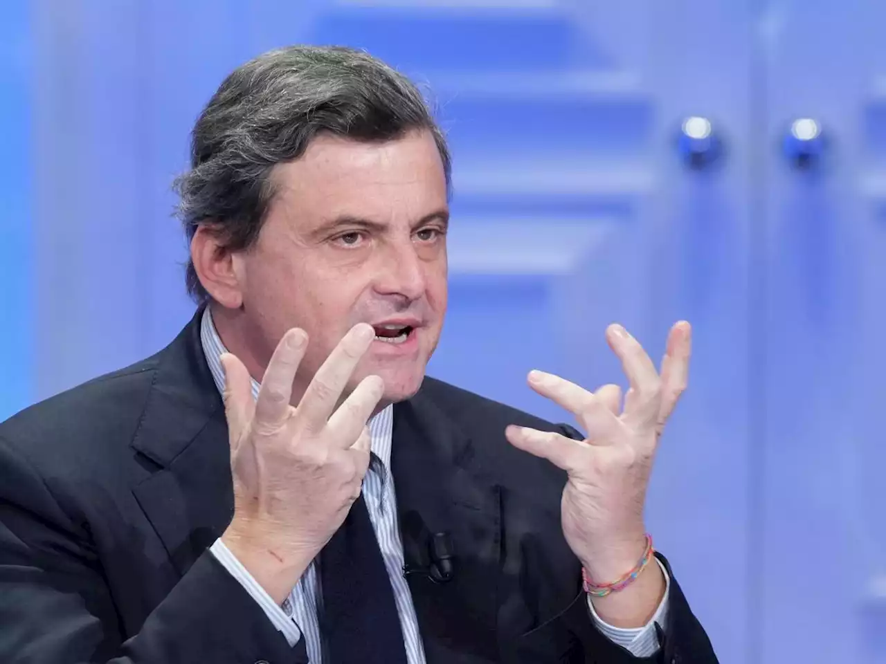 La giravolta del macroniano Calenda: cosa diceva nel 2019