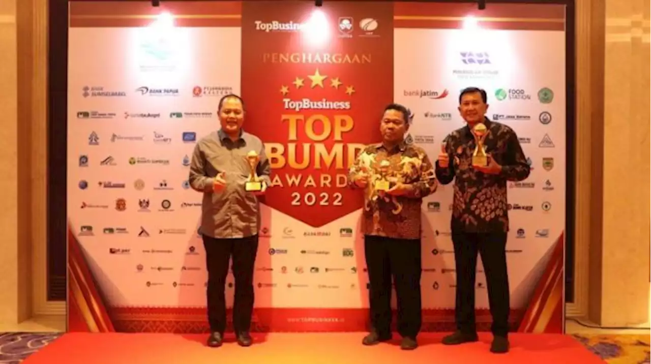 Bank Daerah Karanganyar Borong Tiga Penghargaan di Ajang Top BUMD Award 2022