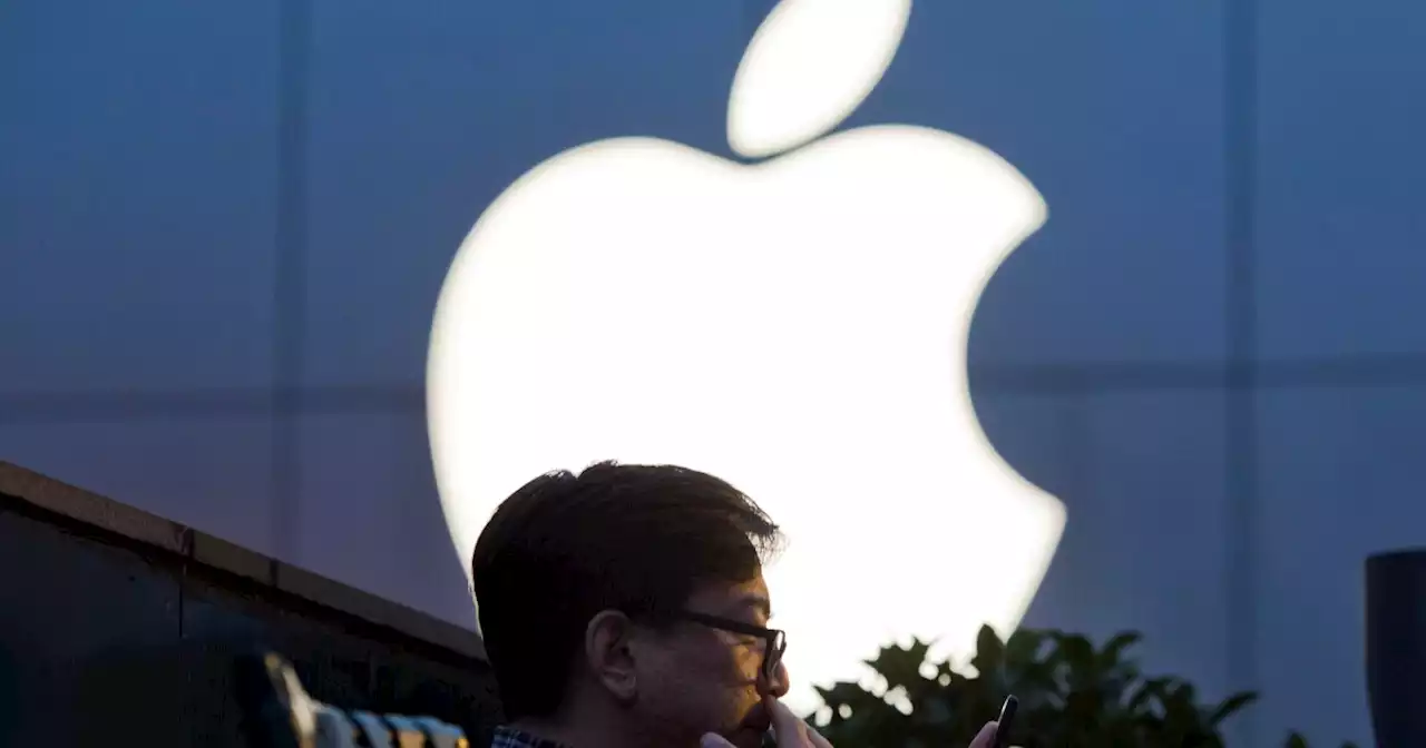 Apple workers in Atlanta become company's 1st retail workers to file to unionize