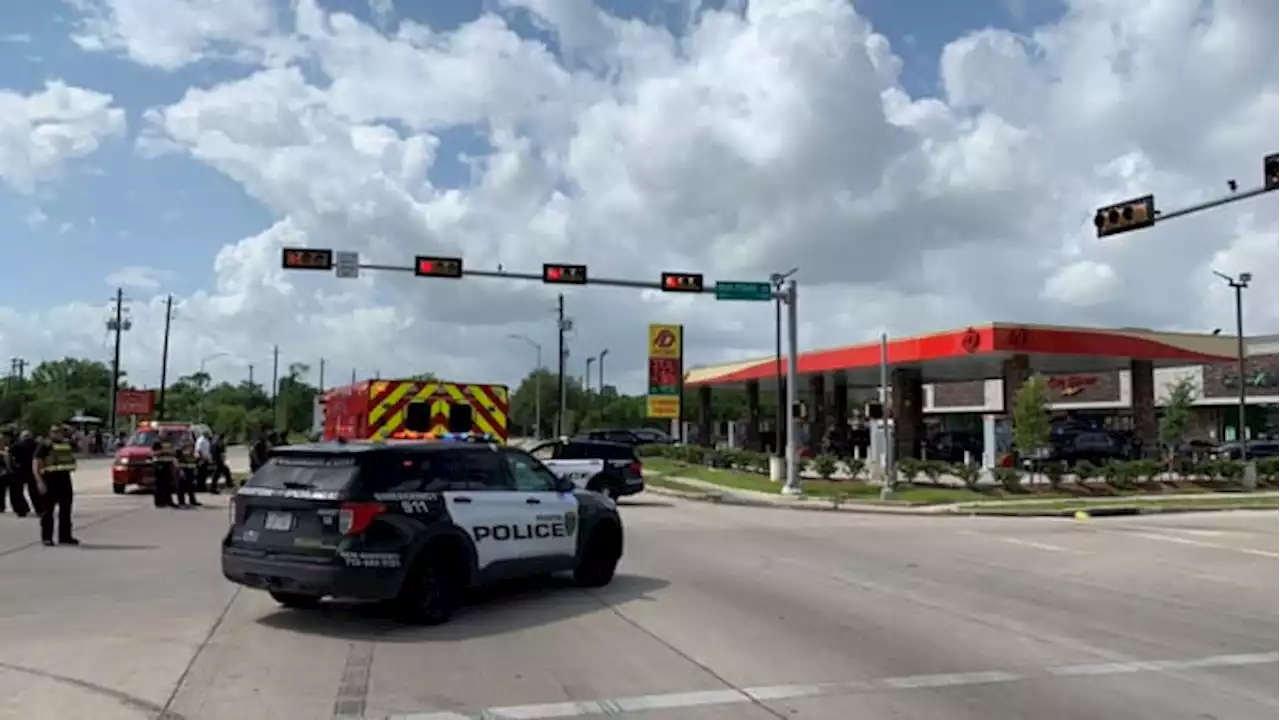 SWAT standoff ends in southeast Houston, police say