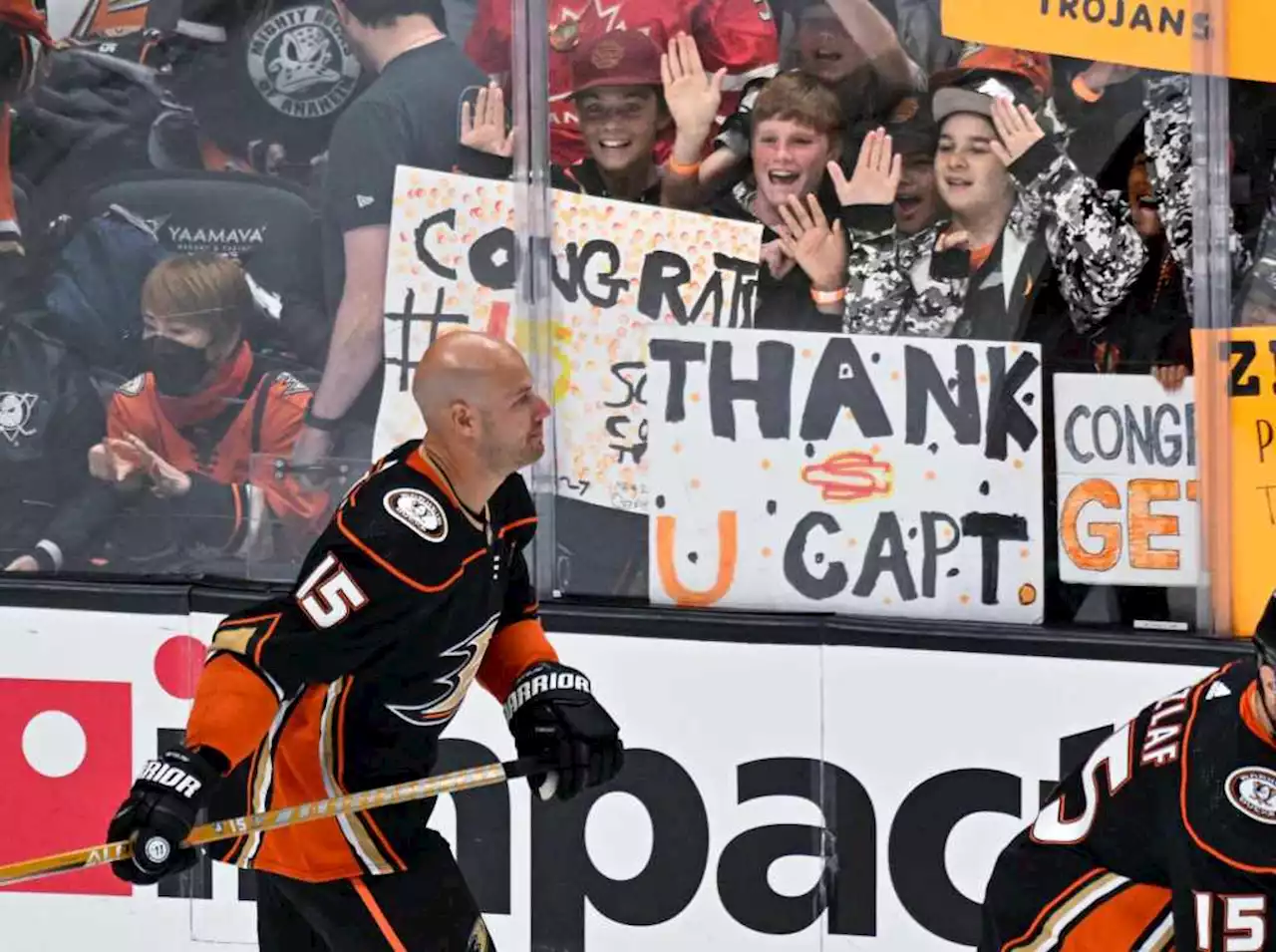 Ducks fans say farewell to Ryan Getzlaf in final home game