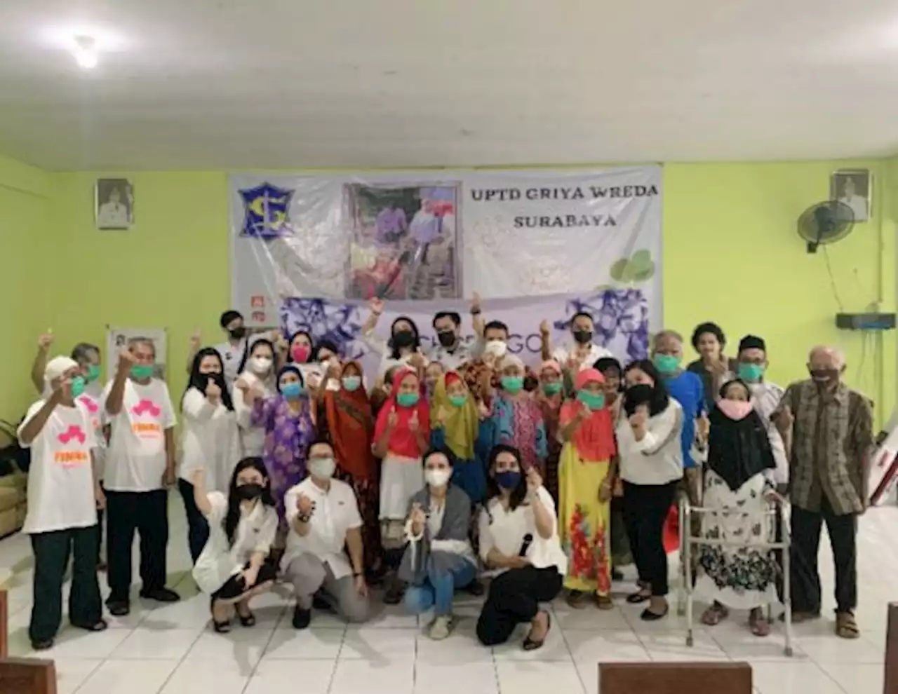 Jelang Idul Fitri, Staf 10 Hotel Archipelago International Kunjungi Panti Wredha Surabaya