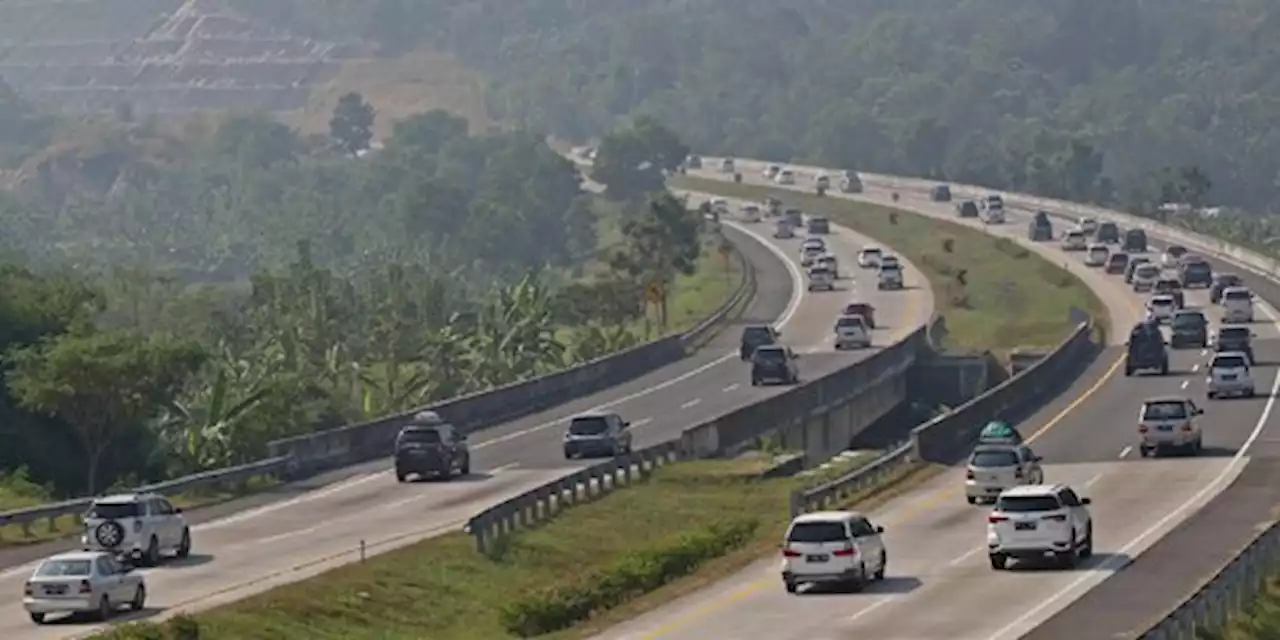 Update Arus Mudik: Volume Kendaraan di Sejumlah Gerbang Tol Transjawa | merdeka.com