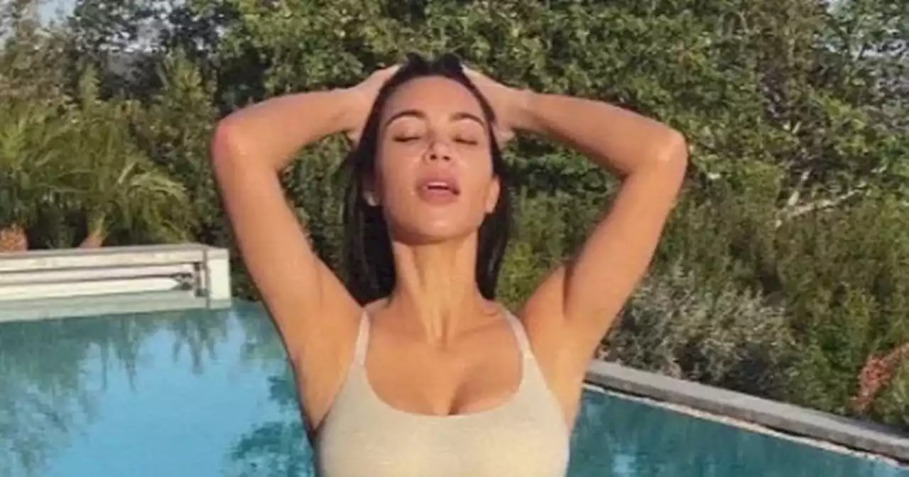 Kim Kardashian accused of forgetting to photoshop in her belly button