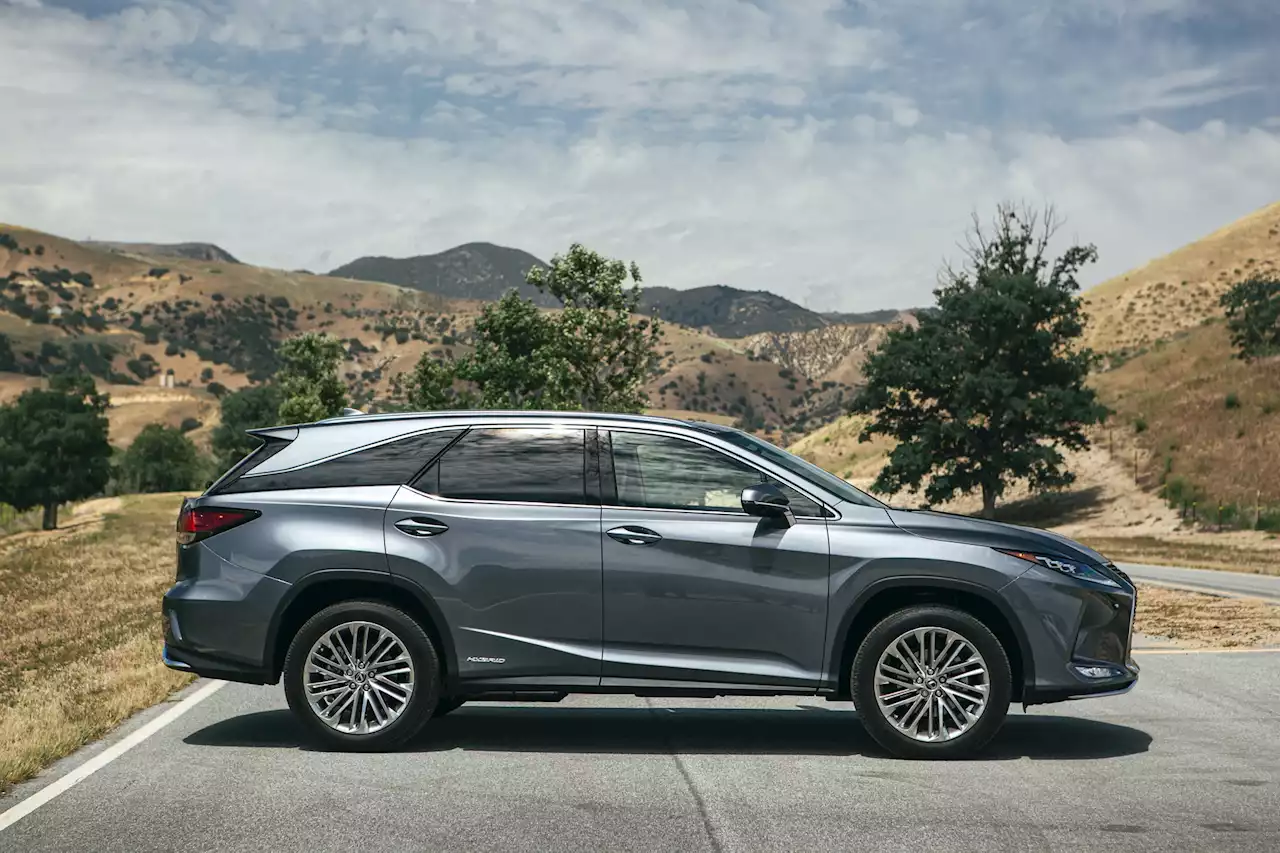 New 3-row SUVs from Lexus and Toyota reportedly due by end of 2023