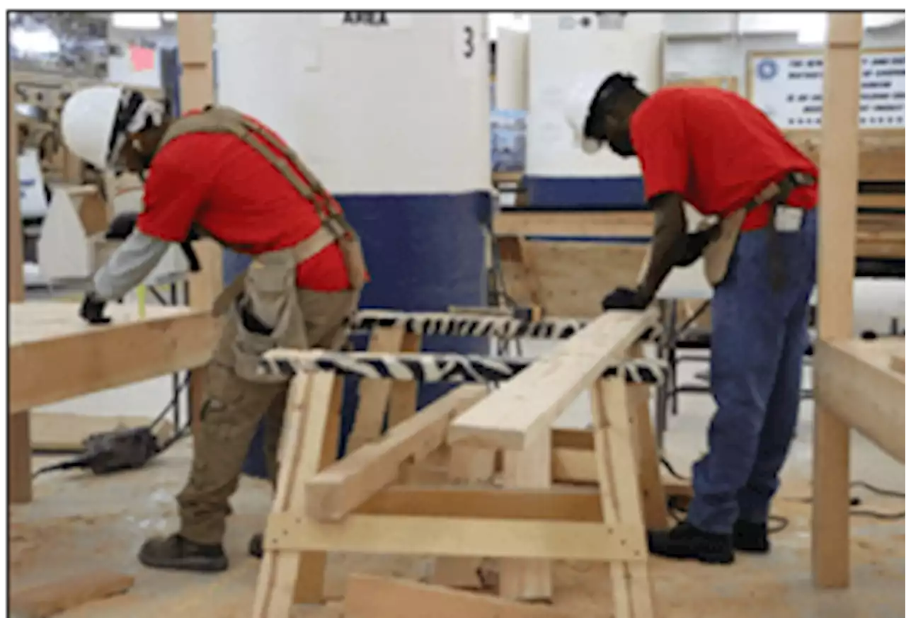 District of Council of Carpenters celebrate apprentice graduates - New York Amsterdam News