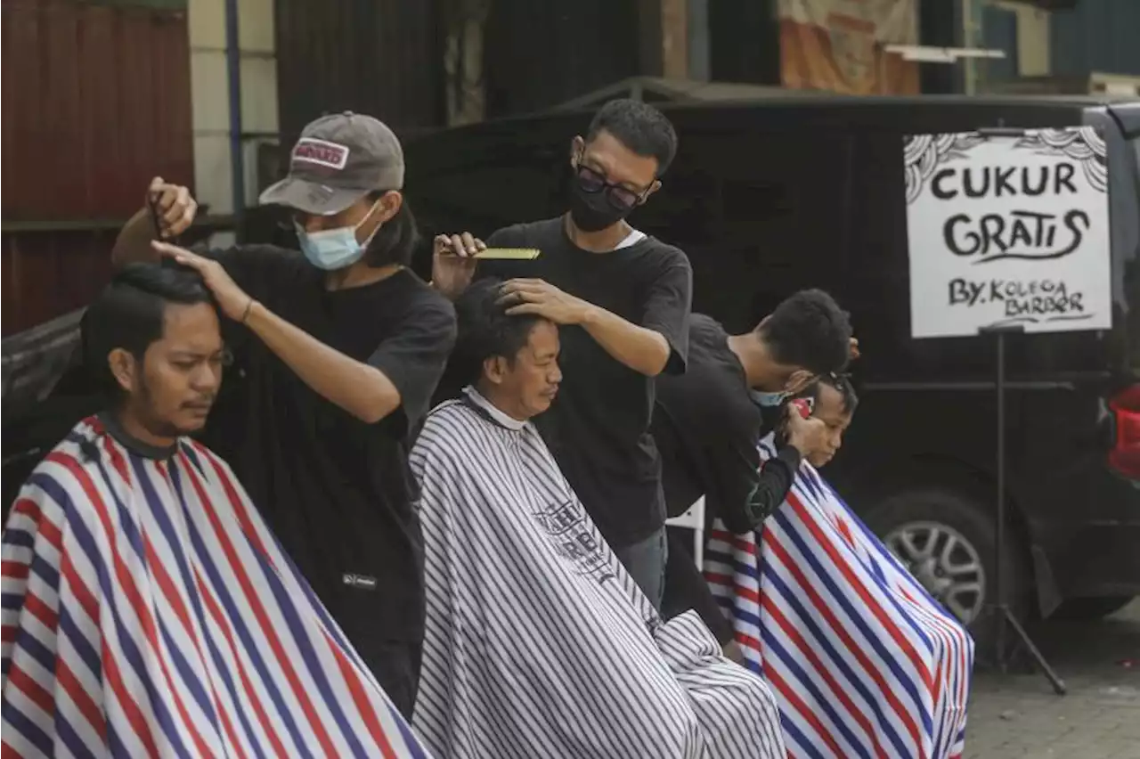 Aksi Cukur Gratis oleh Barbershop di Depok |Republika Online