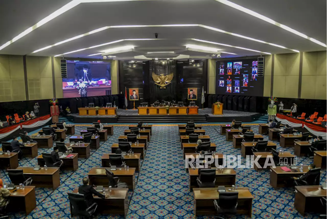 DPRD DKI Protes Anies tak Hadir di Rapat Paripurna Diwakilkan Riza |Republika Online