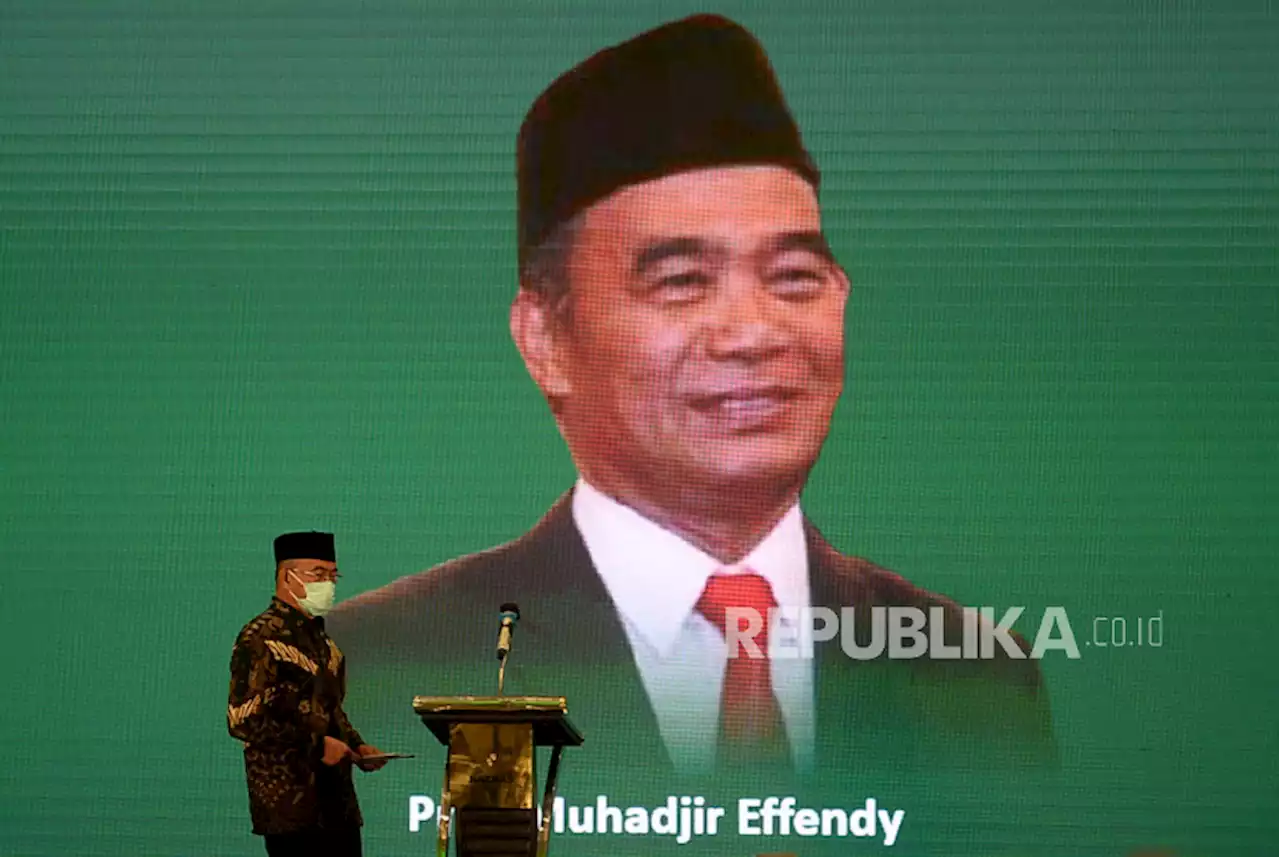 Ke Kampung Mongol, Menko Muhadjir Berpesan Warga Jalankan KB |Republika Online