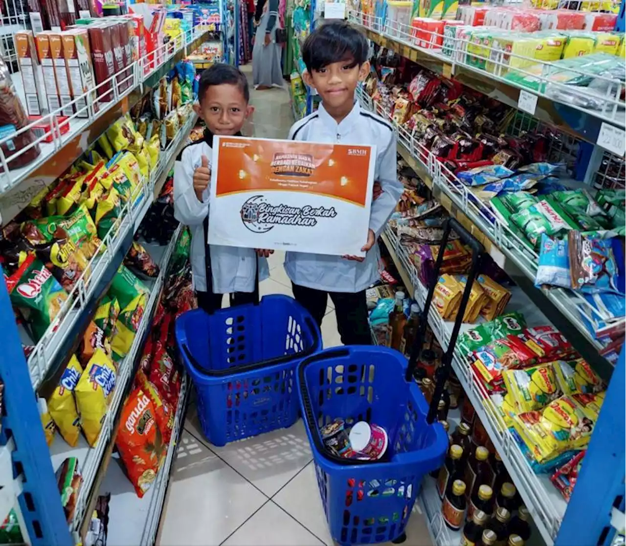 Ramadhan Ceria BMH Gelar Belanja Bersama Anak Yatim |Republika Online