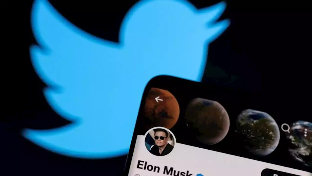 Twitter, under shareholder pressure, begins deal talks with Musk