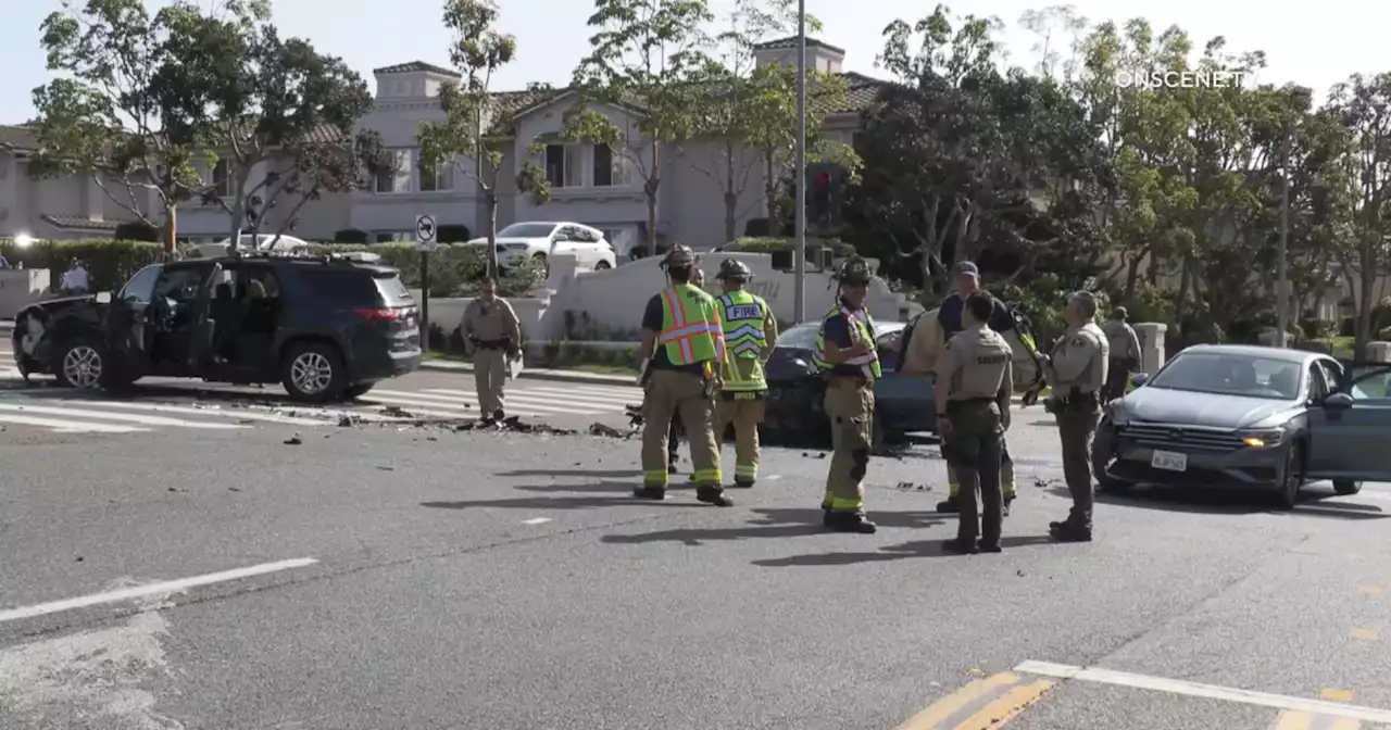 Driver being chased by CHP runs red light, crashes into two vehicles