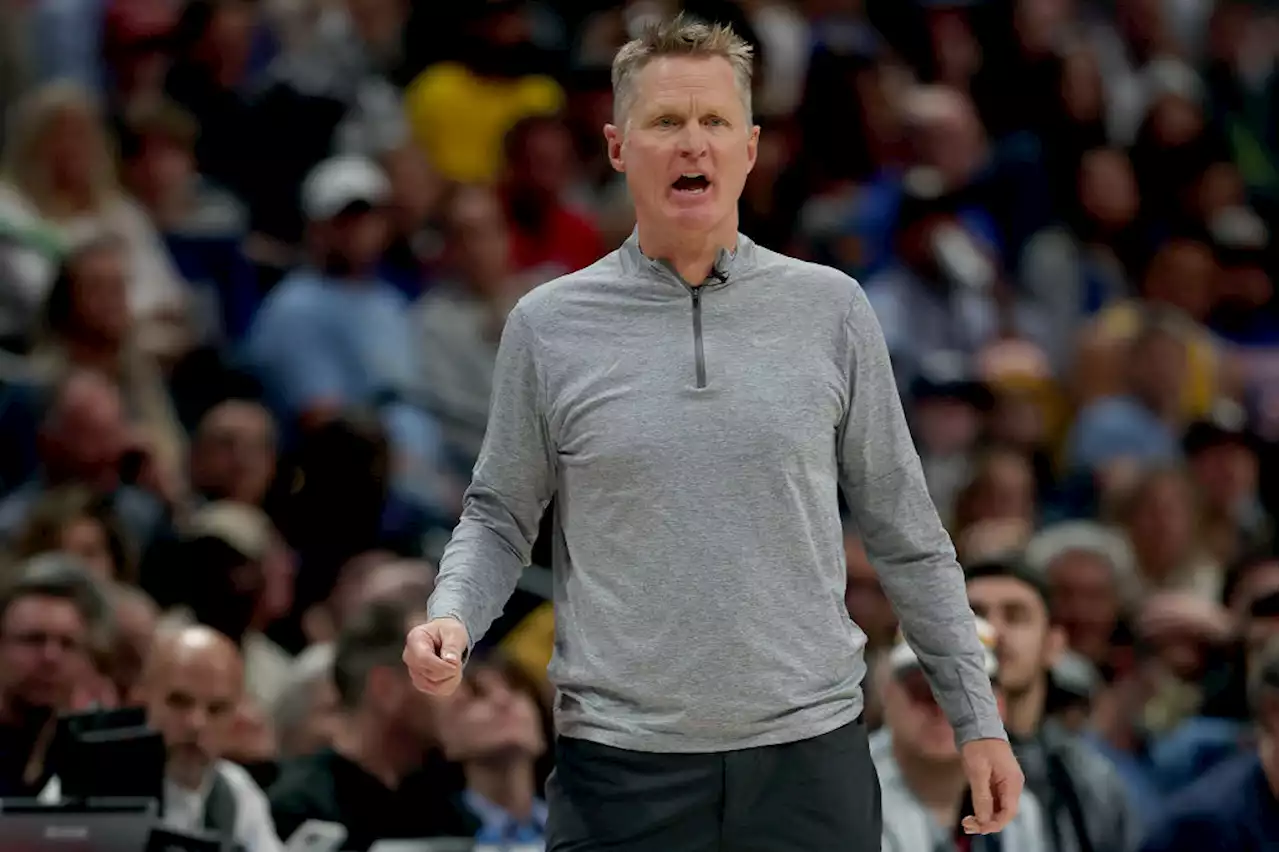 Dubs fans upset with Steve Kerr's late out of bounds play call