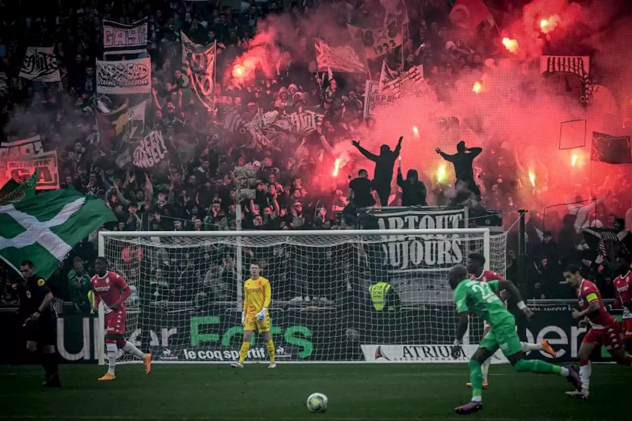 Jets de fumigènes de la part de supporters: les débordements de trop à Saint-Etienne