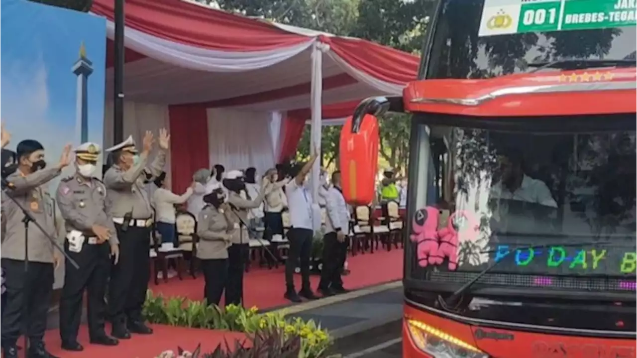 Polda Metro Berangkatkan Gelombang Pertama Mudik Gratis Polri