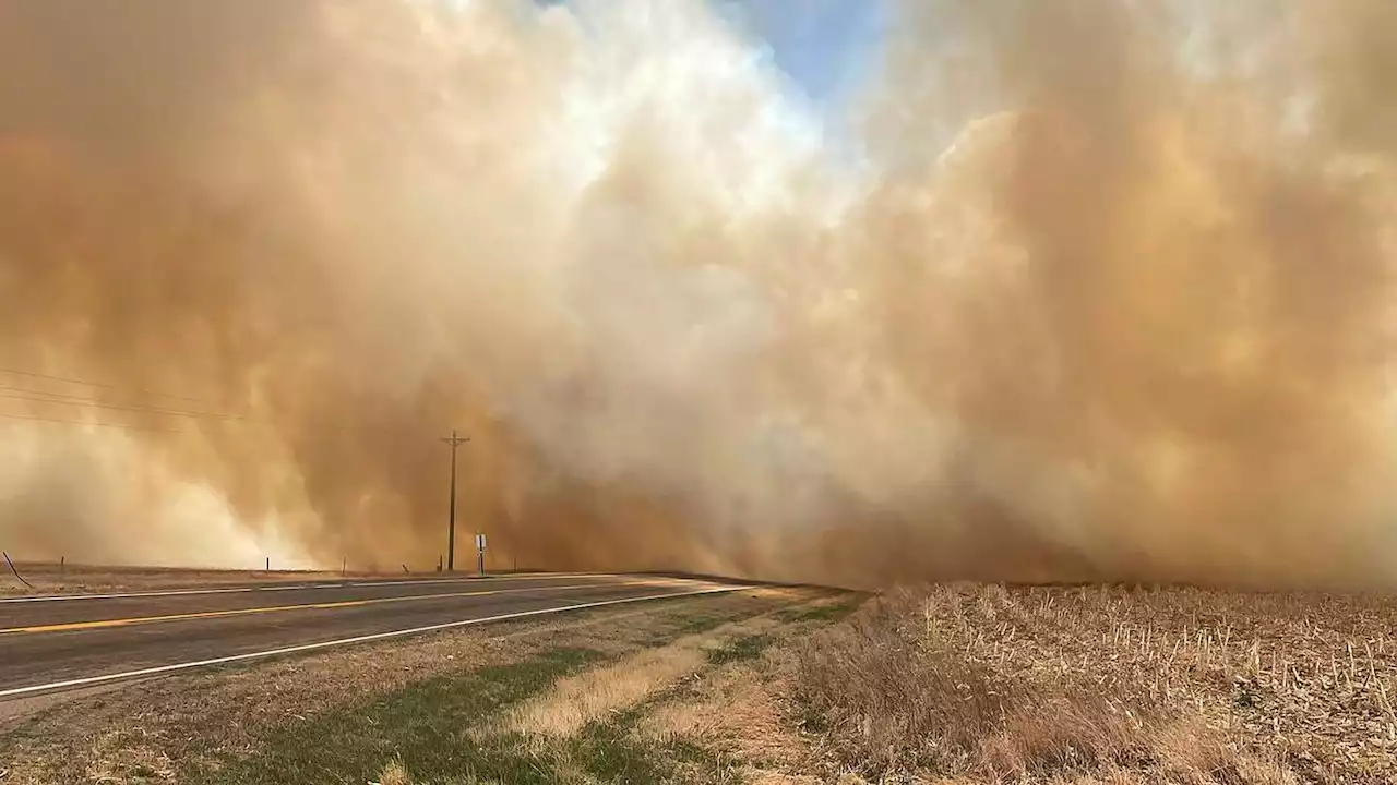 Nebraska wildfires kill ex-fire chief, hurt 11 firefighters