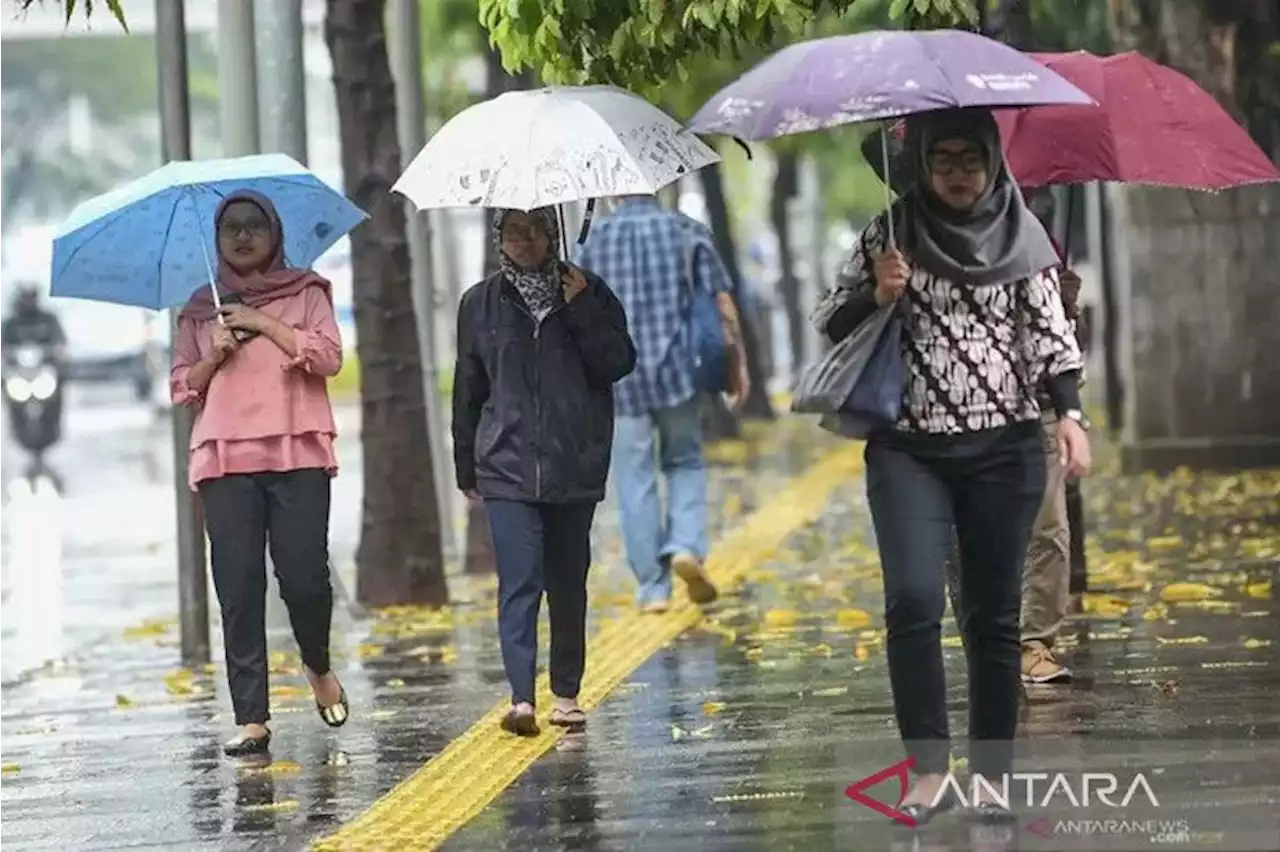 Selasa, sebagian wilayah DKI diprakirakan hujan ringan