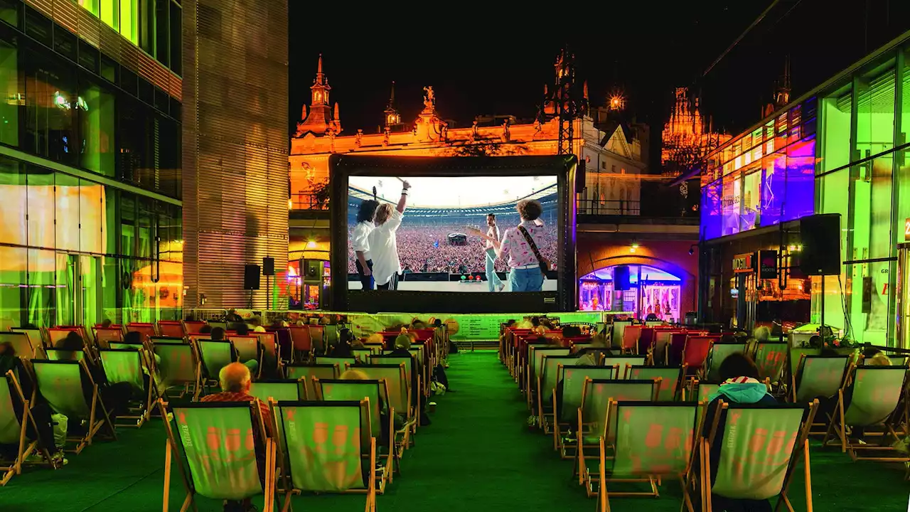 Das Kranzler Eck feiert mit Gratis-Filmen seinen 10. Open-Air-Geburtstag