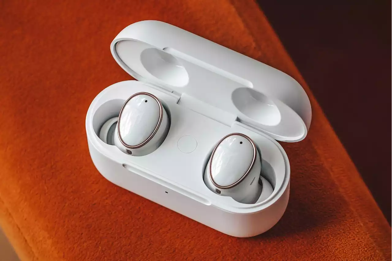 1More's Evo ANC earbuds do wireless hi-res audio for $170 | Digital Trends