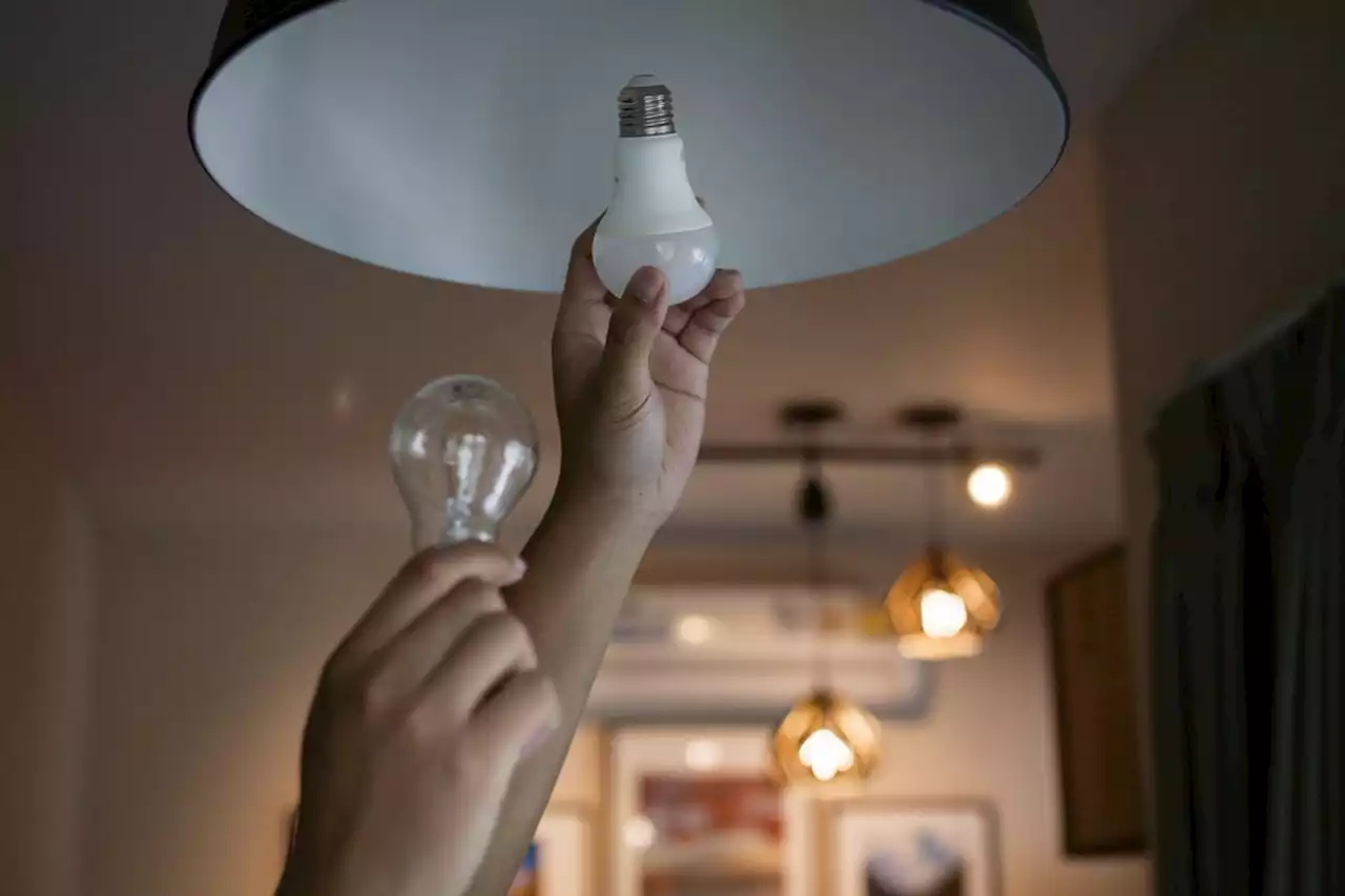 The Energy Department will block sales of inefficient light bulbs | Engadget