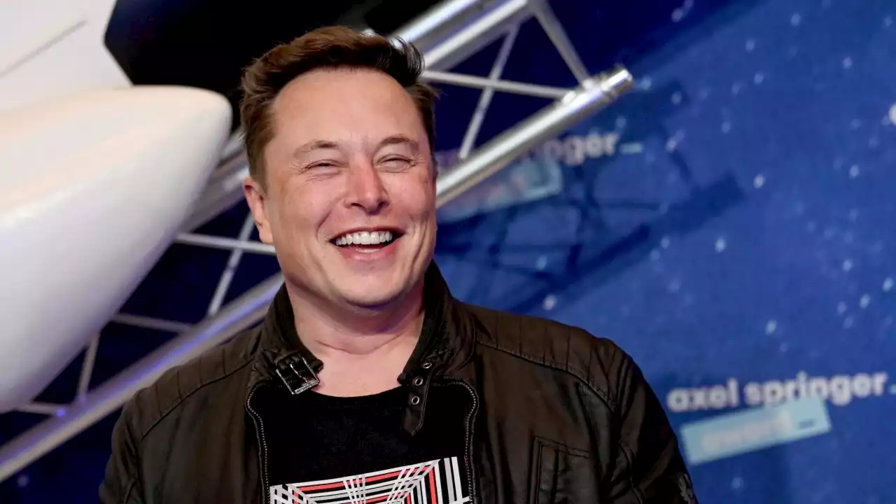 Elon Musk Reaches Deal to Buy Twitter for $44 Billion