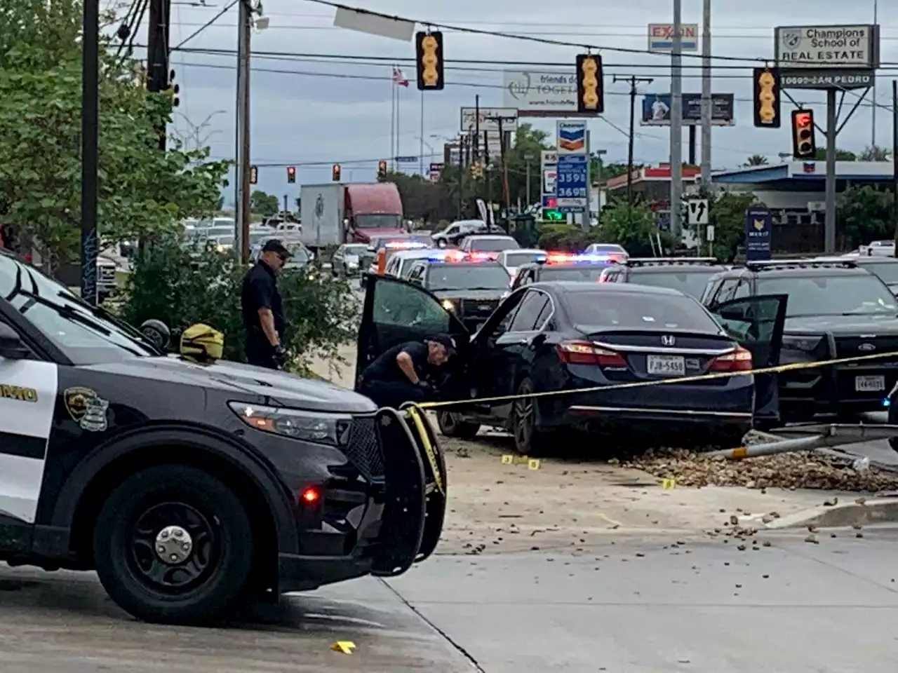 Alleged carjacker shot during robbery at North Side gas station