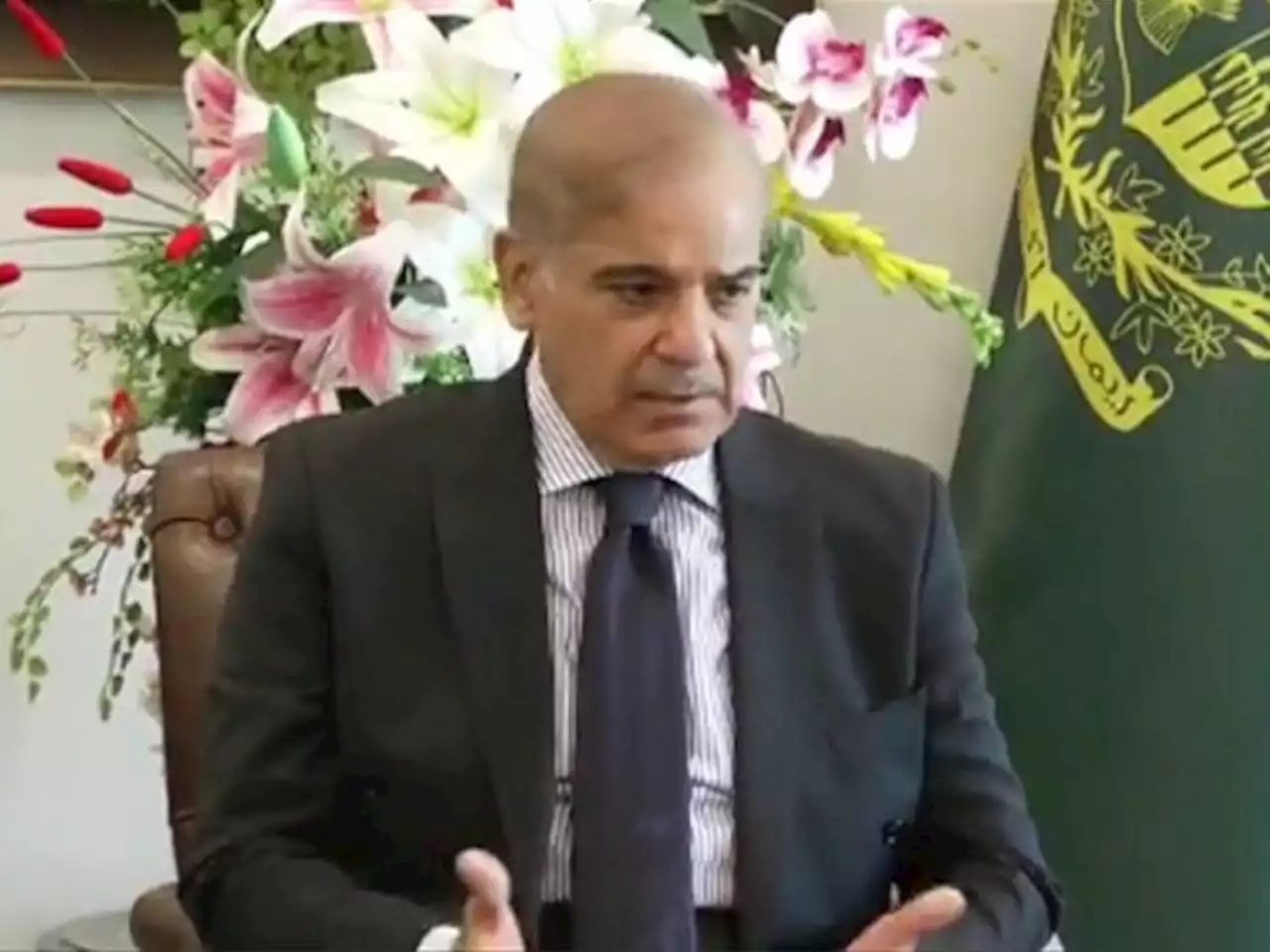 نئے آرمی چیف کی تعیناتی قواعد و ضوابط کے مطابق کی جائے گی، وزیراعظم - ایکسپریس اردو