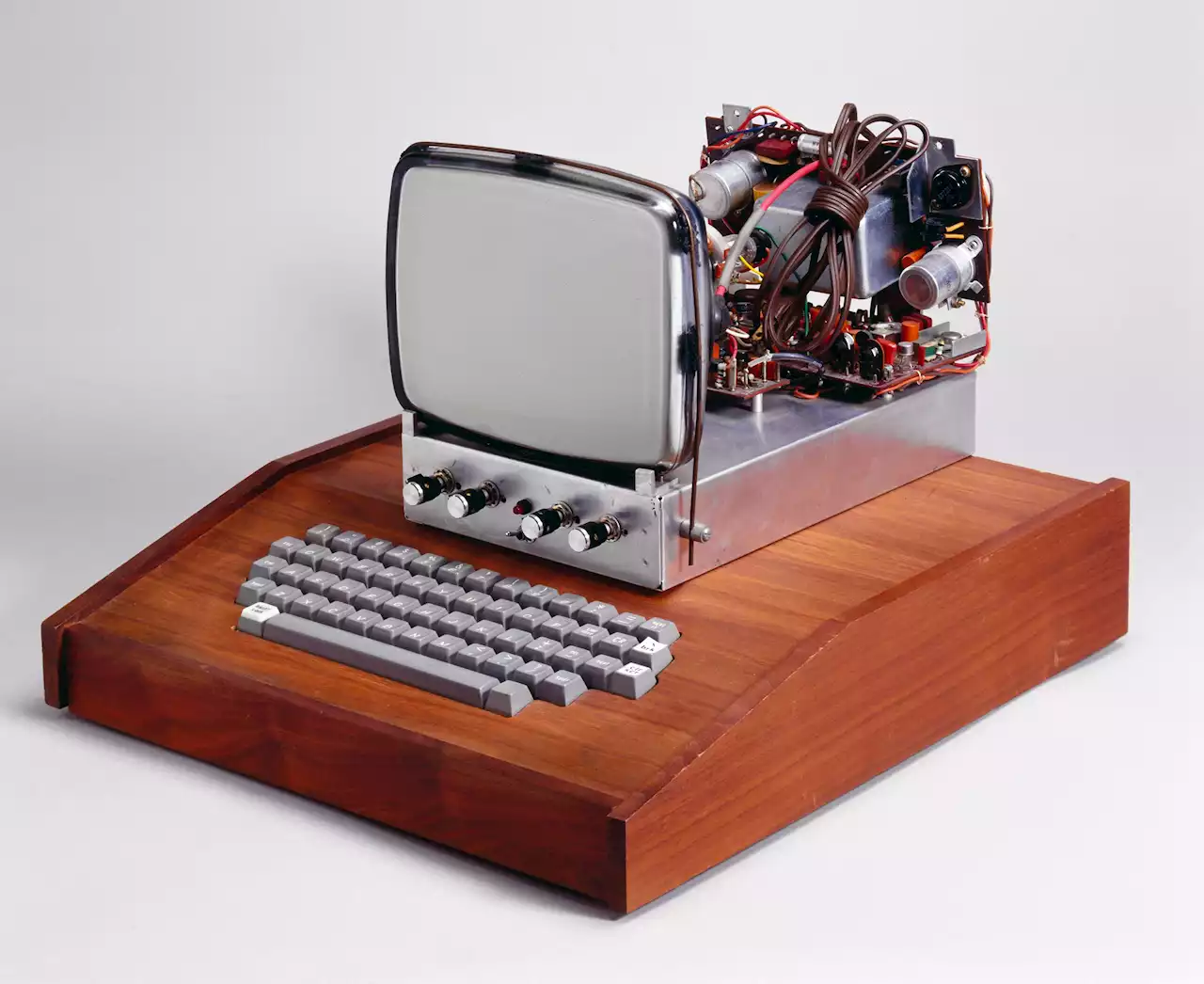 Modern Computing: A Short History, 1945-2022