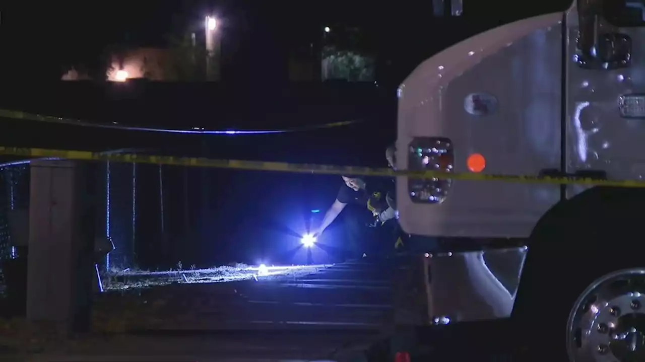 Woman killed, man hurt following shooting at Phoenix apartment complex, police officials say