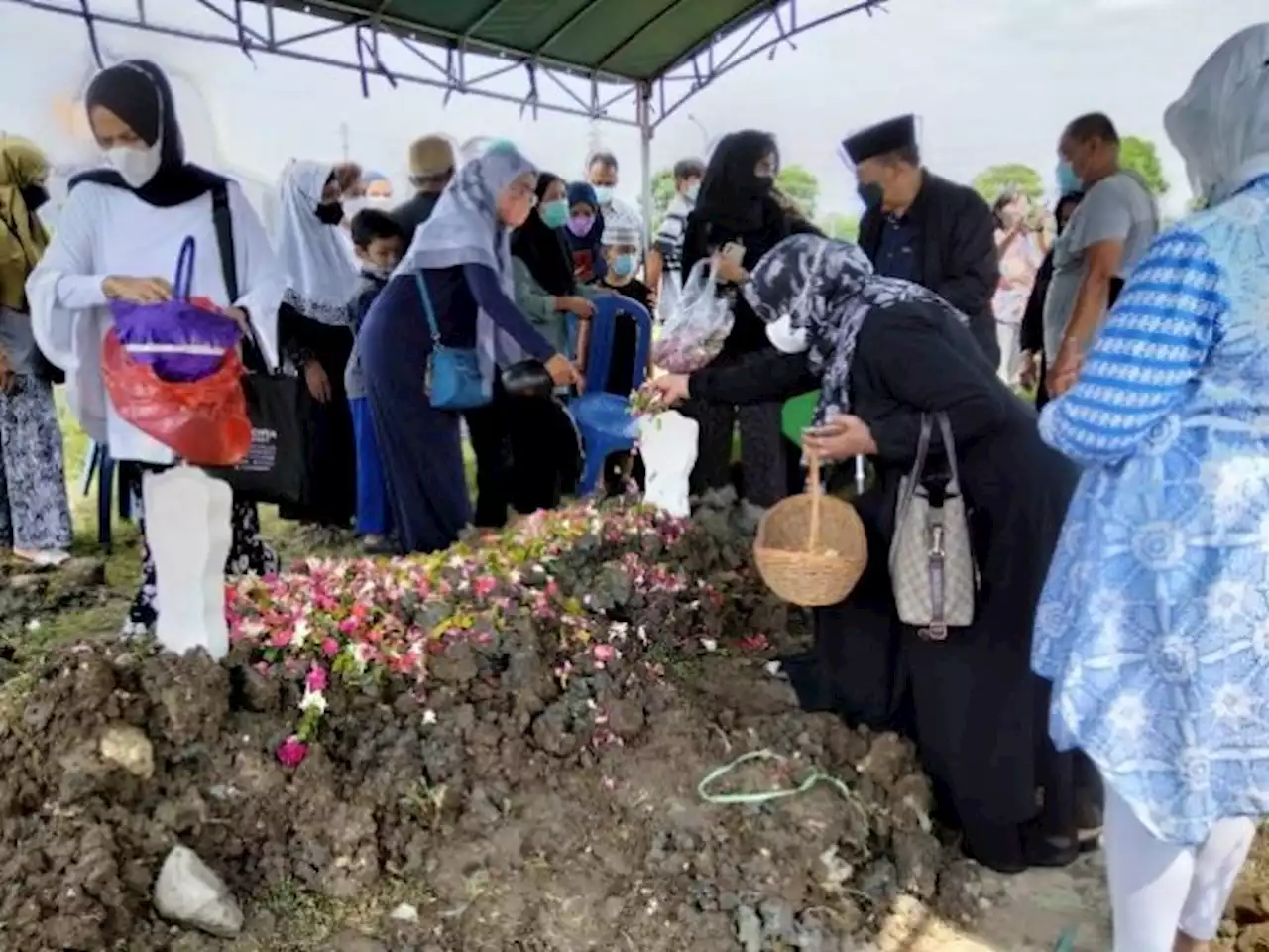 Bukan Kanker Payudara, Ini Penyakit yang Diderita Sirikit Syah