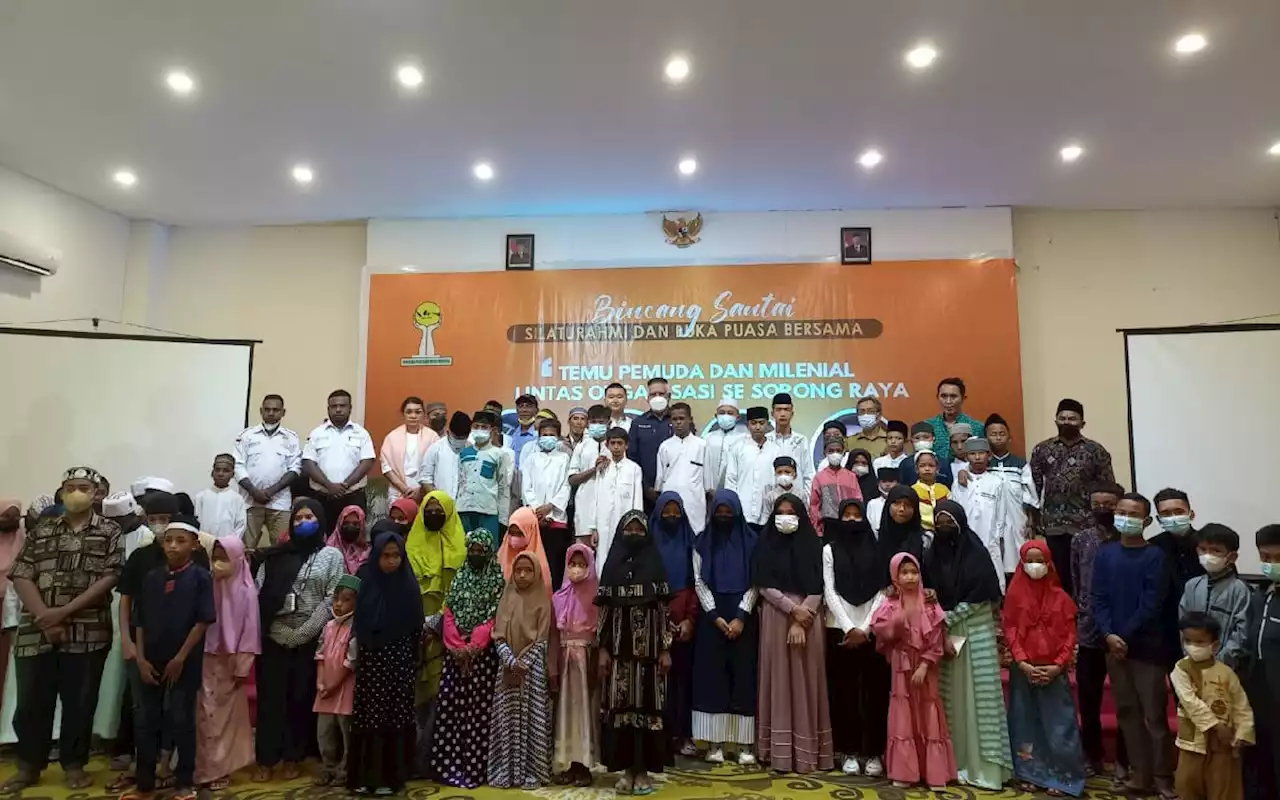 Gelar Bukber Anak Yatim, Paulus Waterpauw: Rajin Belajar, Dengar Nasihat Ustaz