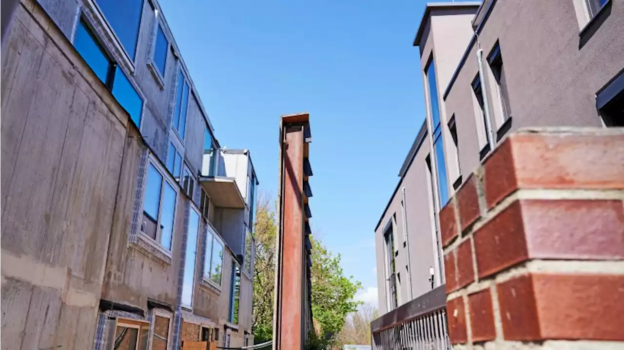 Auf Suche nach Resten der Berliner Mauer