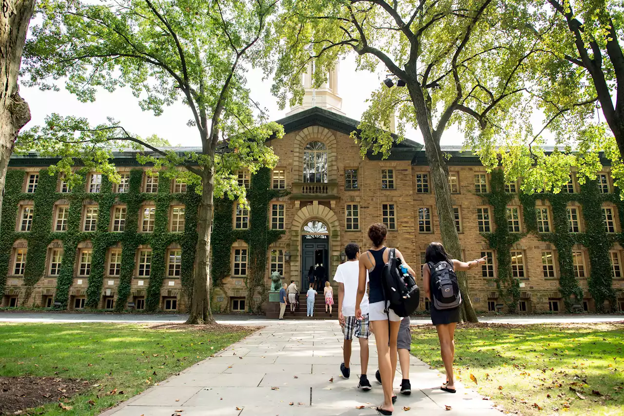 These 10 Colleges Are Giving Out the Most Financial Aid This Year