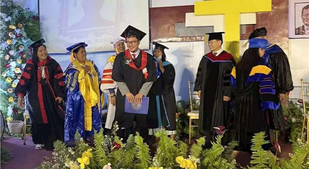 ‘Praise Jesus’: Baron Geisler graduates with degree in theology