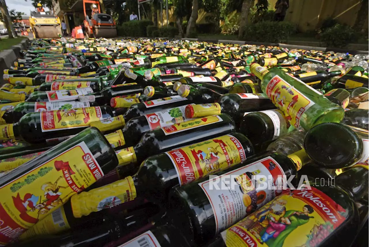 Polres Cirebon musnahkan 20.938 minuman keras dan 41.032 butir obat |Republika Online