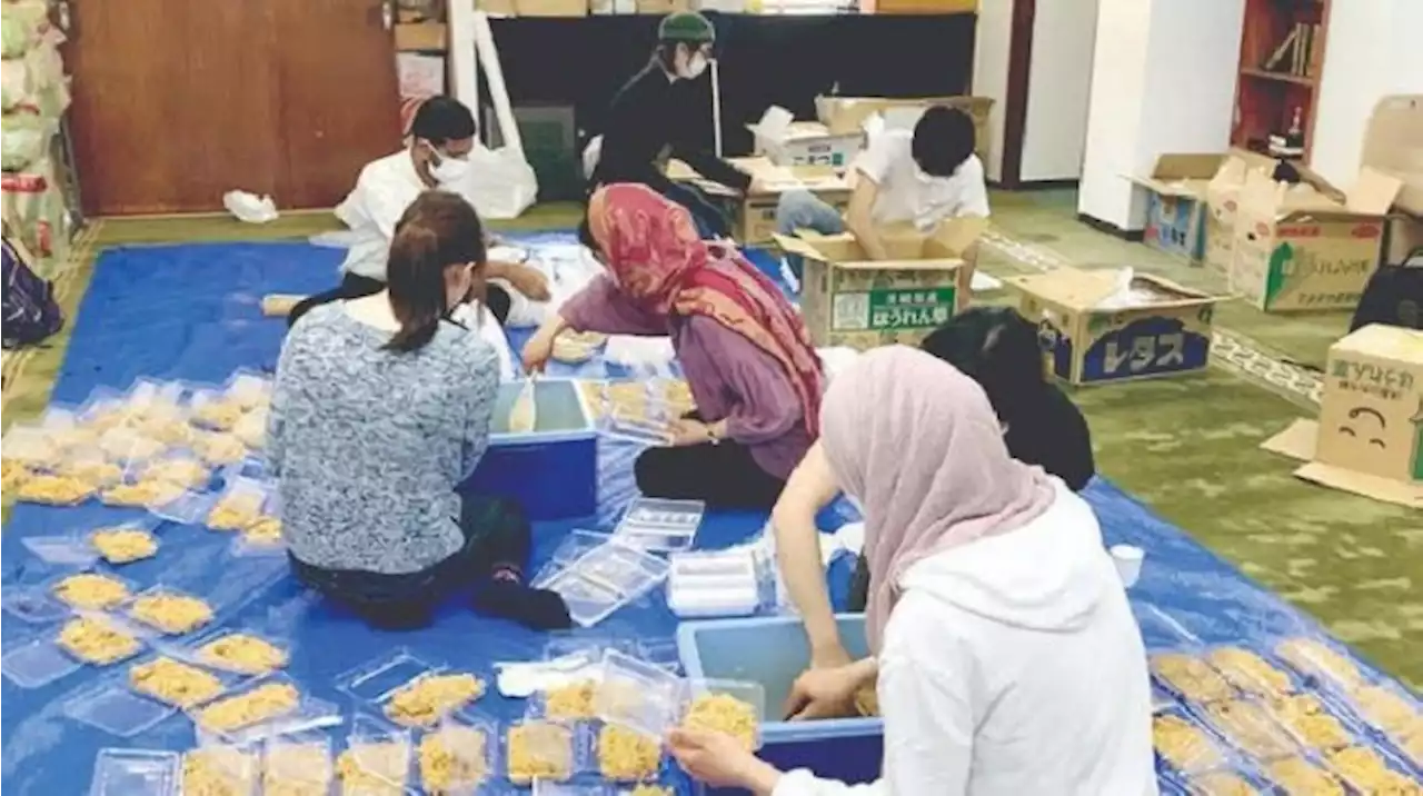 Cerita Relawan Berbagai Negara Berbagi Makanan di Jepang Saat Ramadan