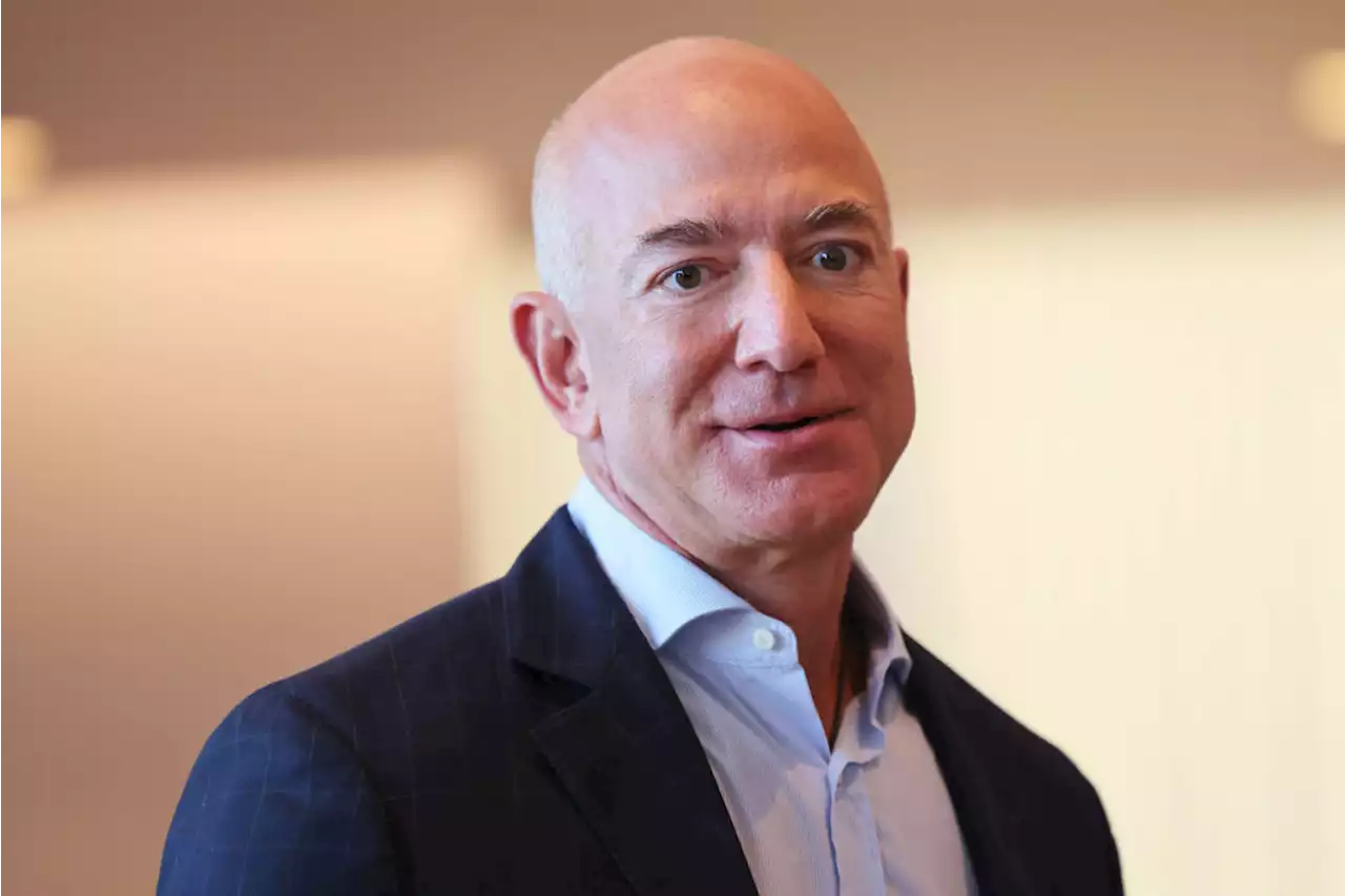 Jeff Bezos Asks If China Will Have Leverage Over Twitter